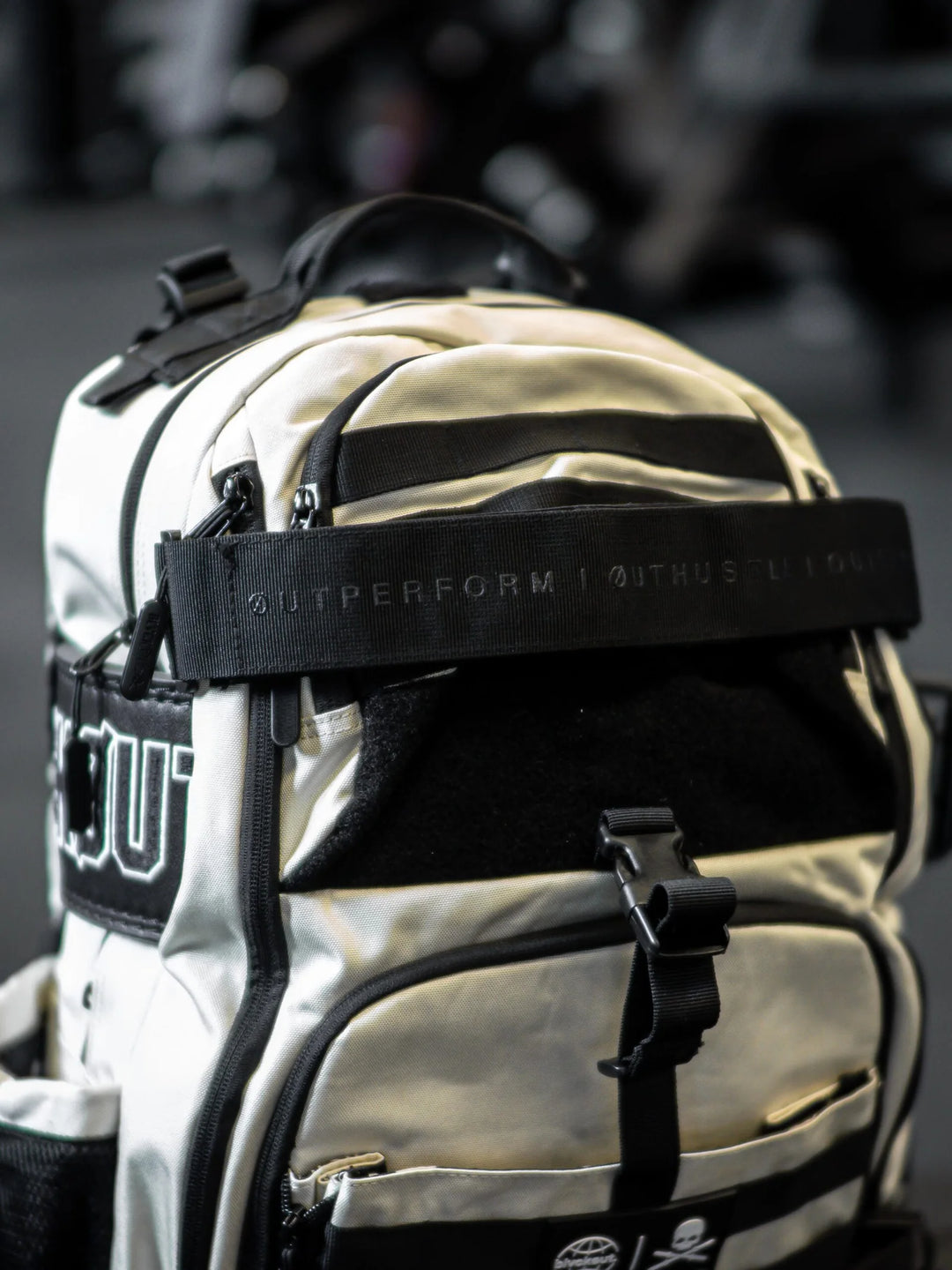 BLVCKOUT HUSTLE BAG WHITE