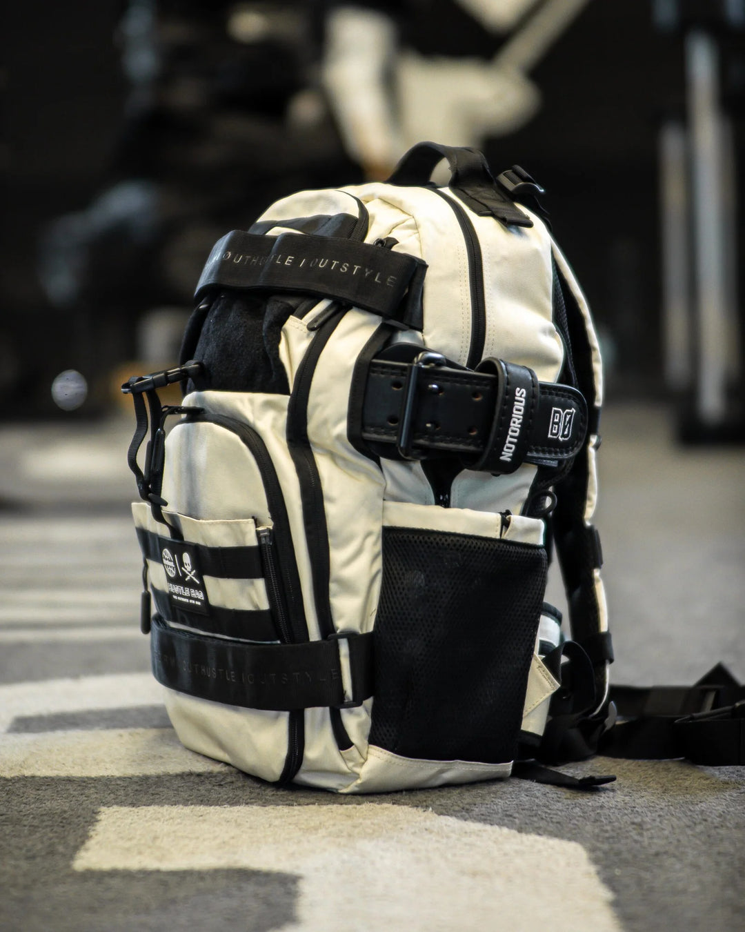 BLVCKOUT HUSTLE BAG WHITE